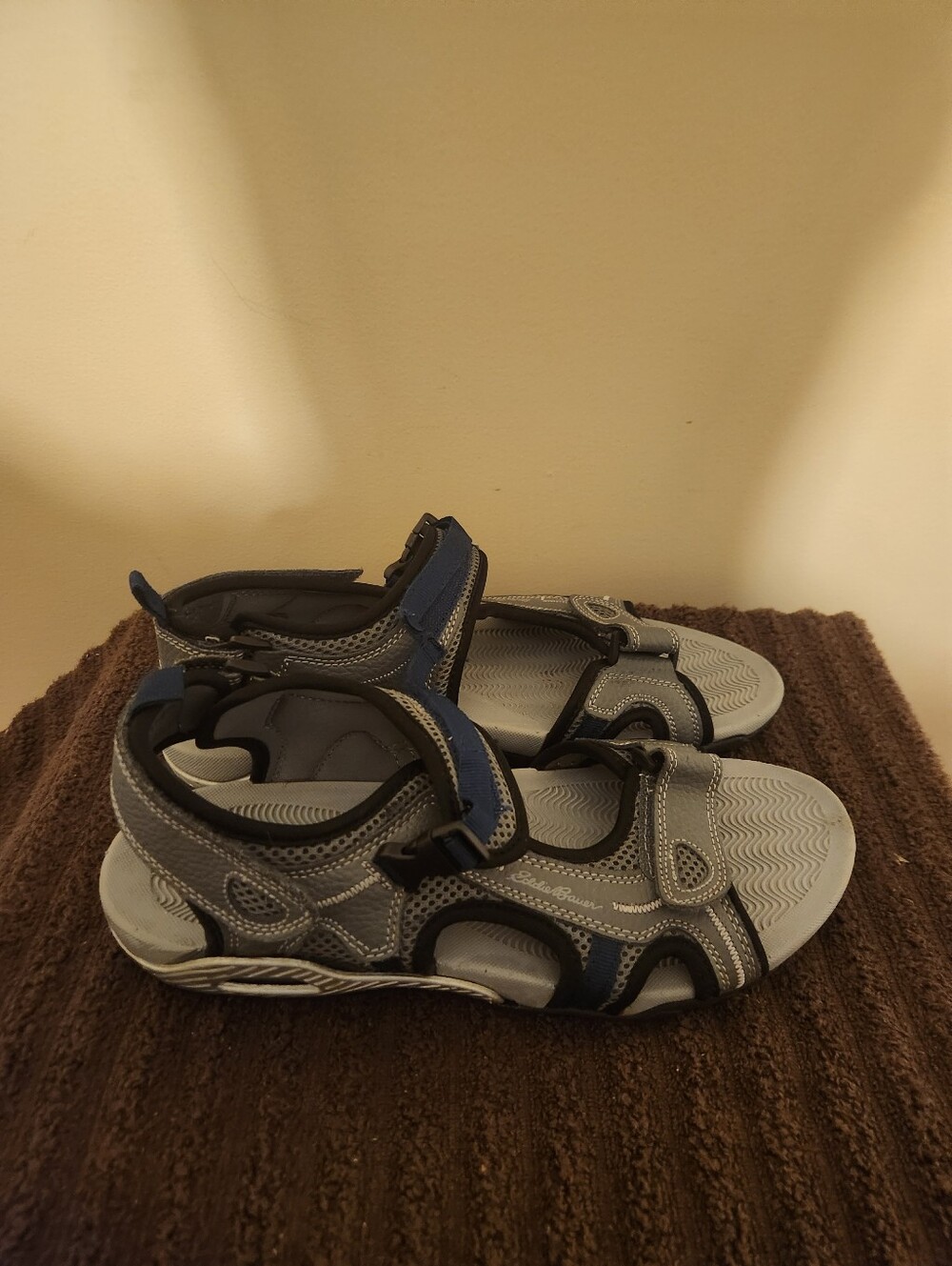 Eddie Bauer Men 11 Med gray and blue outdoor adjustable hook-and-loop sandals